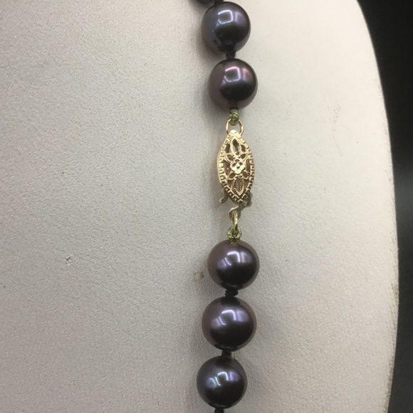 - 14k Solid Gold Yellow clasp Knotted Peacock/Purple Freshwater Pearls Nec… - Picture 3 of 7